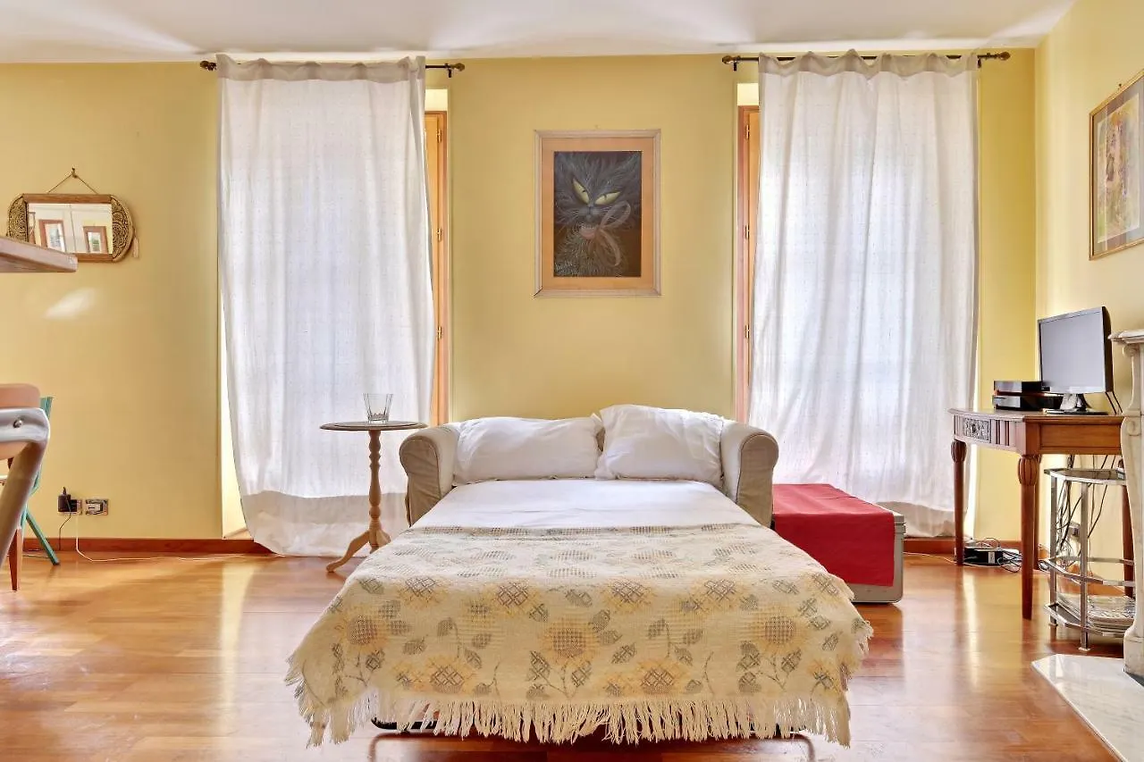 Panthéon cosy studio apartment Paris